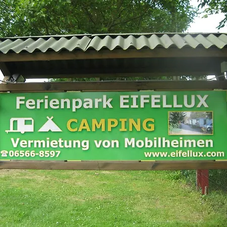 Holiday Eifellux 1 Korperich